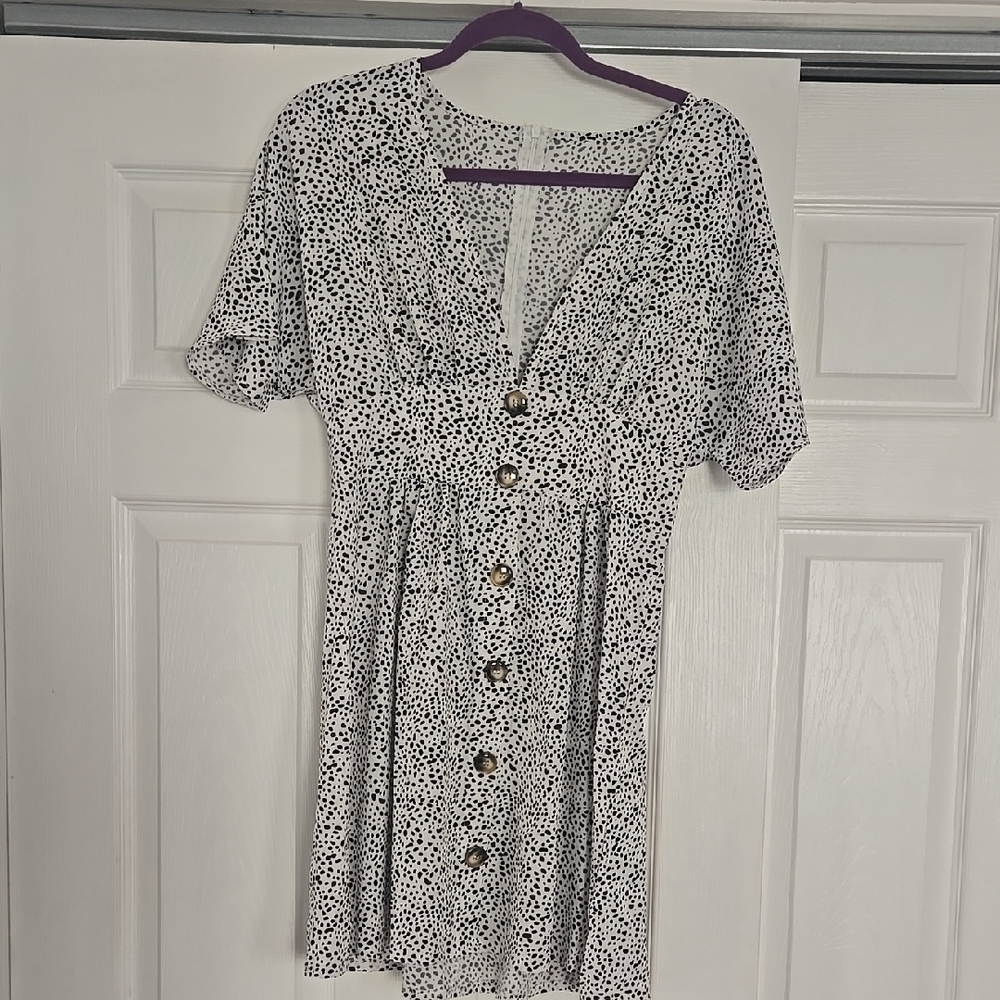 Chic Black and White Mini Dress with Modern Flair